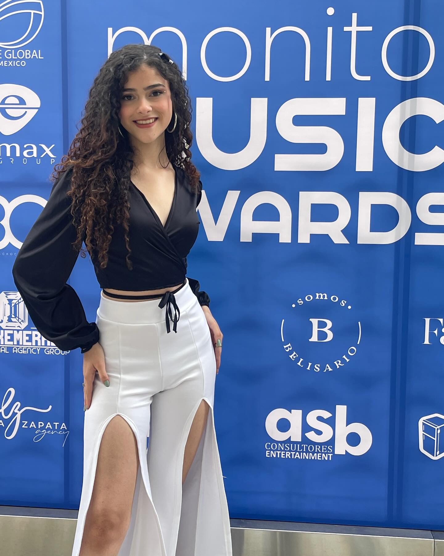 MARIALE en la alfombra roja de Monitor Latino Awards 2024
